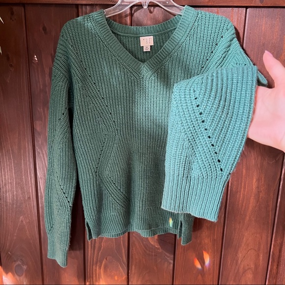 Sage Green Metallic Shimmer Knit V-neck Sweater - Picture 3 of 5